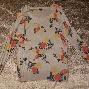 Light weight sweater